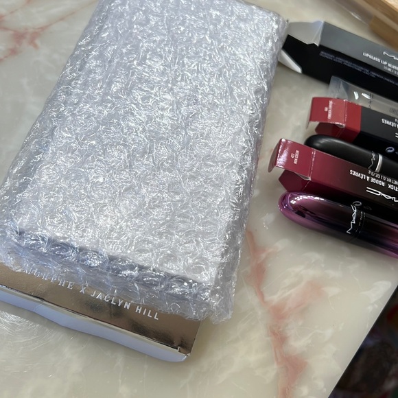 🎈DEAL 3 ITEMS- MAC BEAUTY BUNDLE AND EYESHADOW PALETTE NEW❗️ - Picture 3 of 12